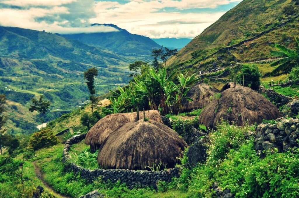 Wisata Alam di Papua Paling Populer